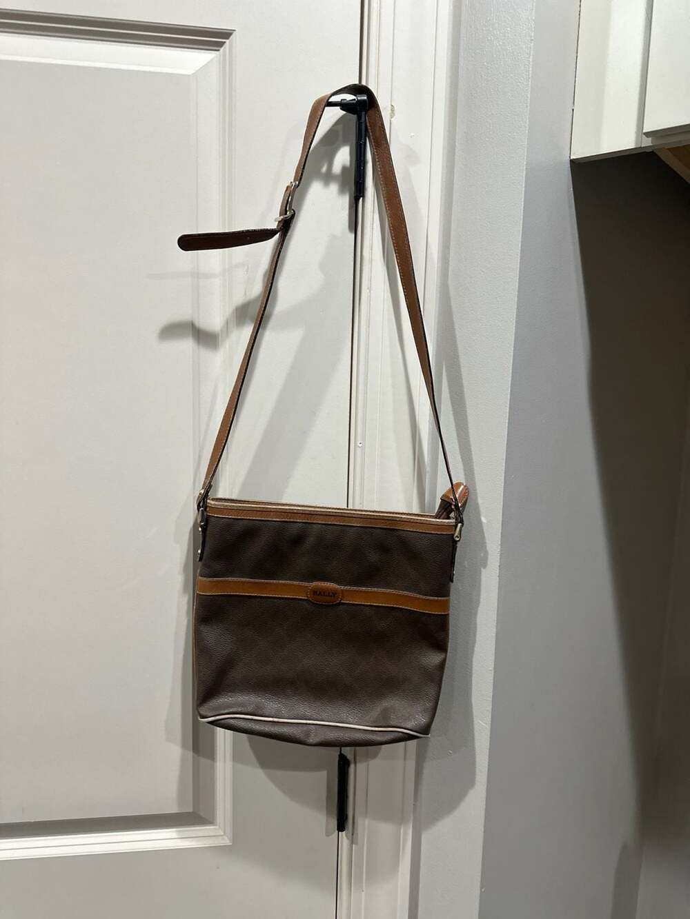 Vintage Bally Brown Grain Leather Crossbody Messenger Bag